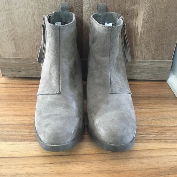 Gray suede Ankle boots - Picture 2 of 3